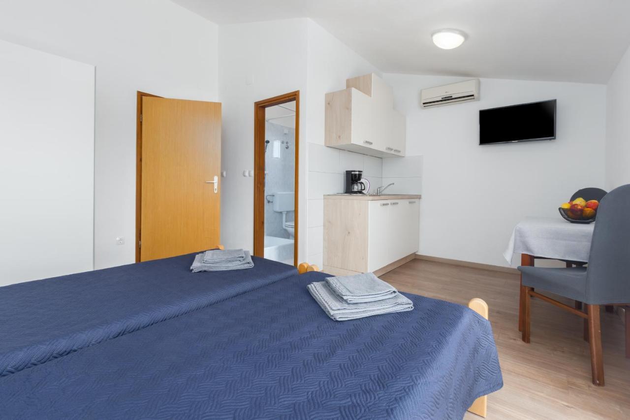 Emil Apartment *